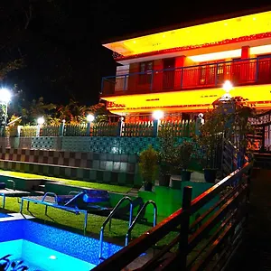 arabian-nights-munnar.hotels-munnar.com/
