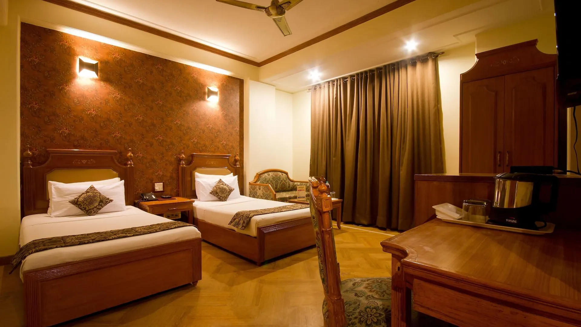 Hotel Sunstar Grand Delhi