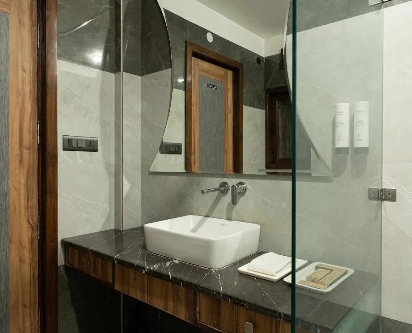 Hotel Sunstar Grand Delhi