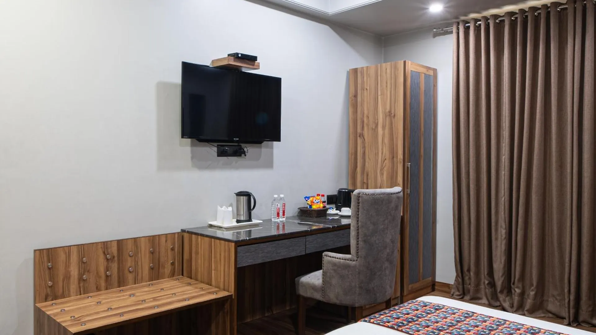 Hotel Sunstar Grand Delhi
