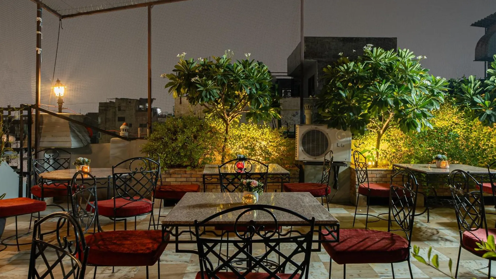 Hotel Sunstar Grand Delhi