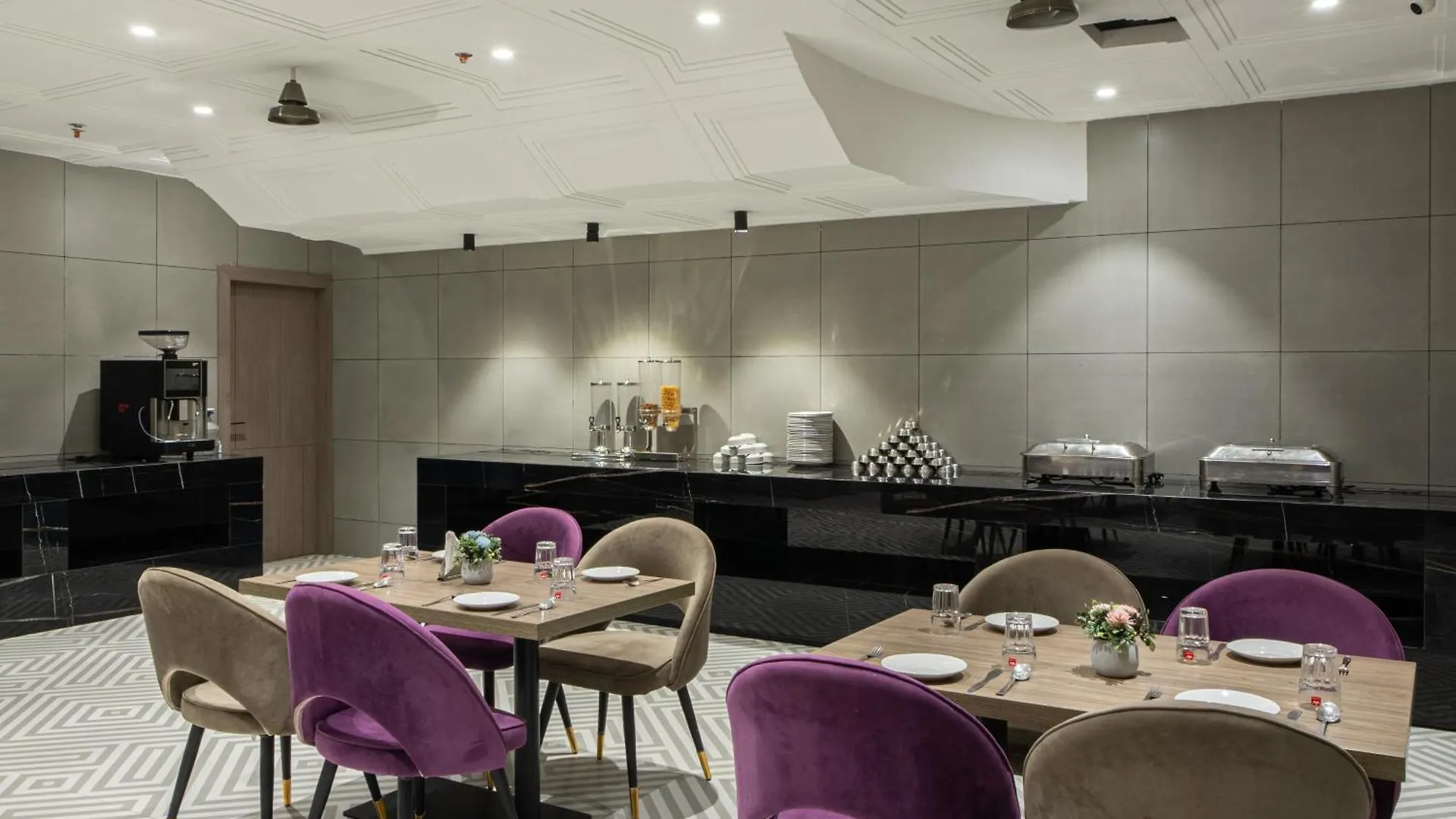 Hotel Sunstar Grand Delhi  3*, Delhi (National Capital Territory of India) India