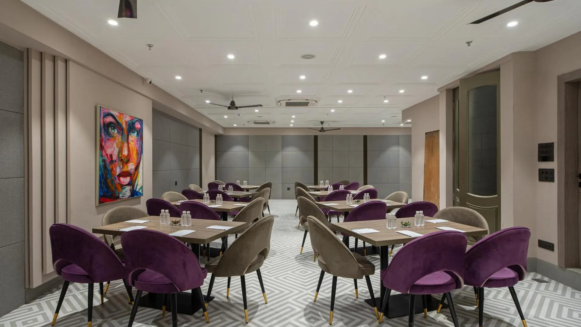 Hotel Sunstar Grand Delhi  3*, Delhi (National Capital Territory of India)