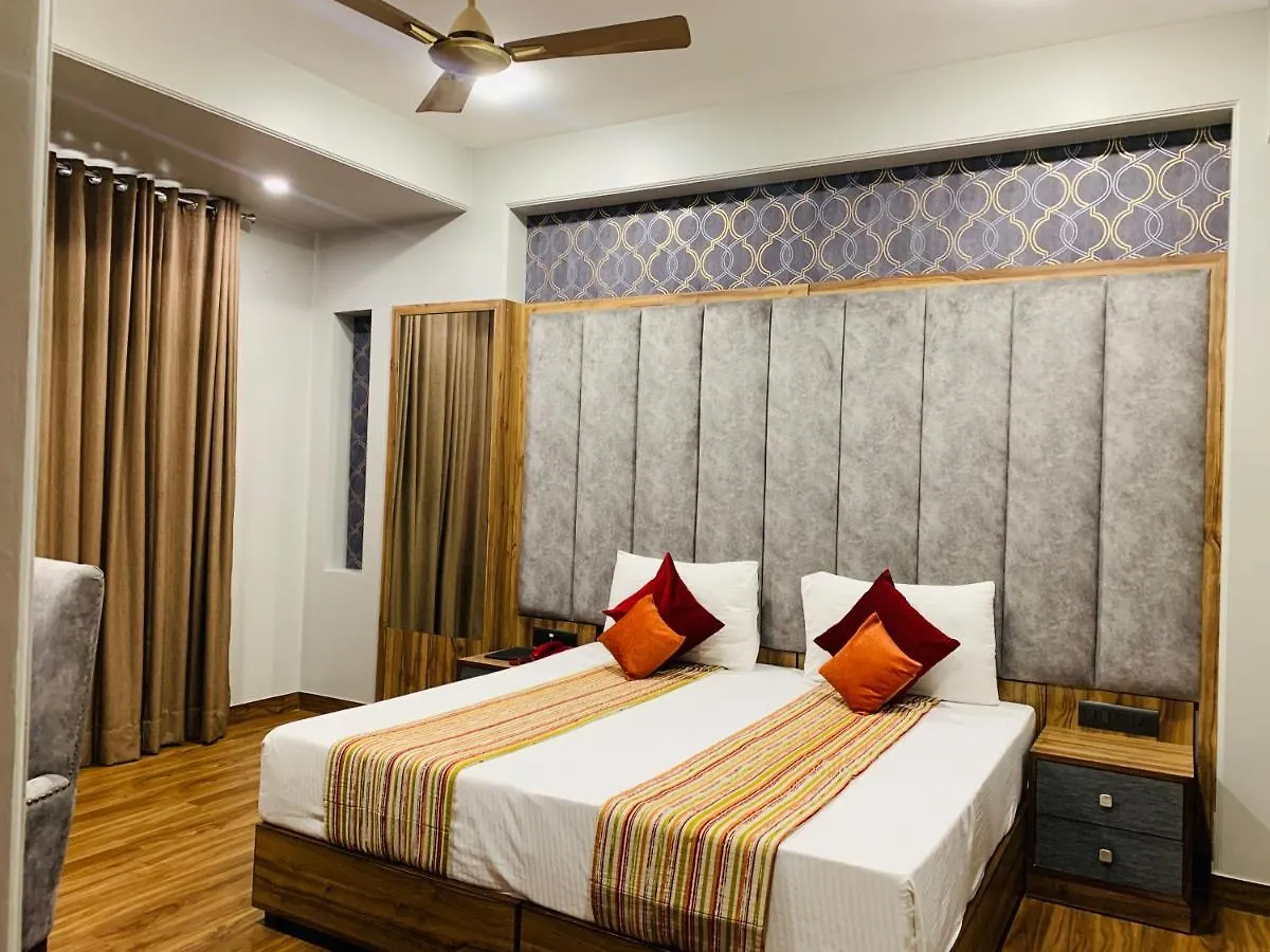 Hotel Sunstar Grand Delhi