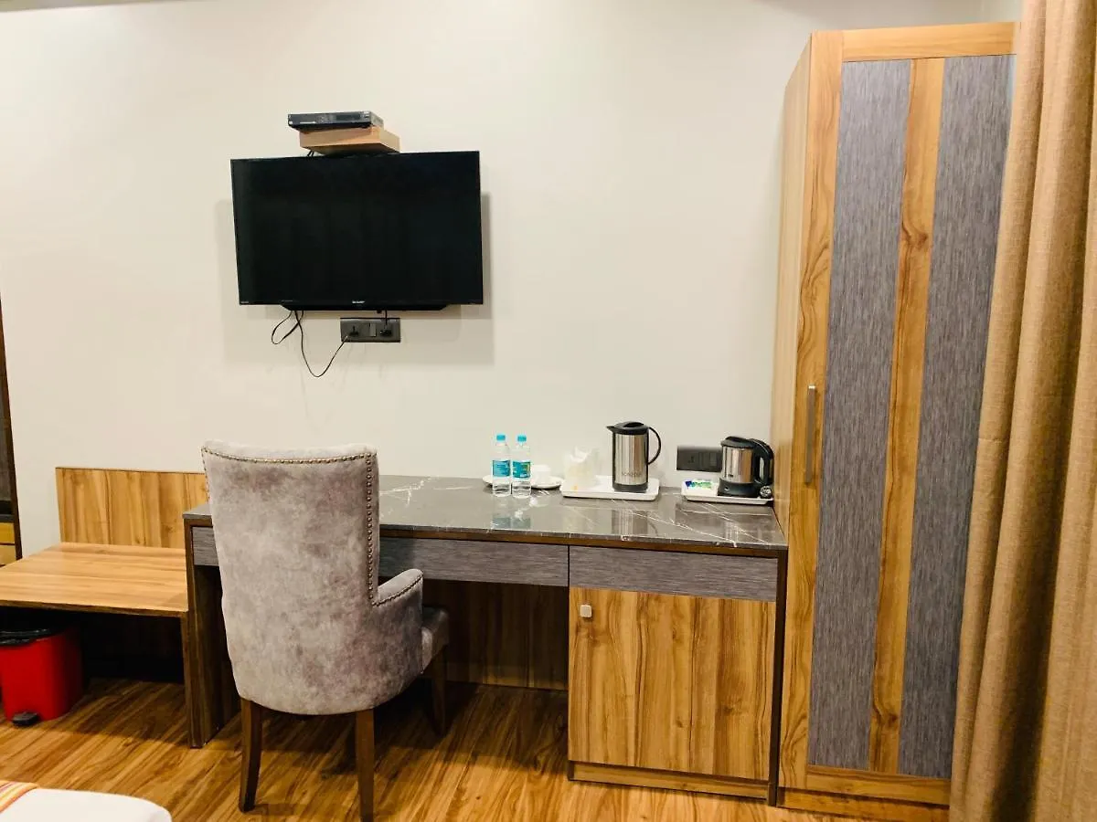 Hotel Sunstar Grand Delhi  3*, Delhi (National Capital Territory of India)